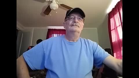 Snapshot of kabriggs137 chatting on 01.28.25 kabriggs137 online show from 01.28.25