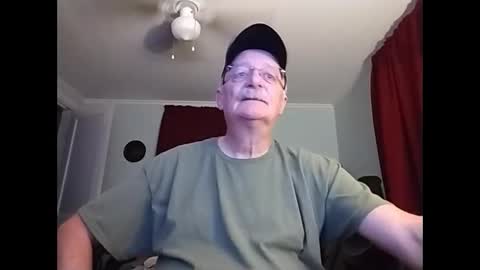 Snapshot of kabriggs137 chatting on 02.26.25 kabriggs137 online show from 02.26.25