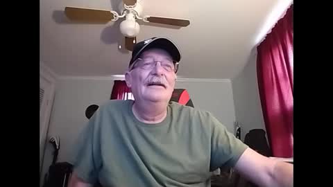 Snapshot of kabriggs137 chatting on 03.01.25 kabriggs137 online show from 03.01.25
