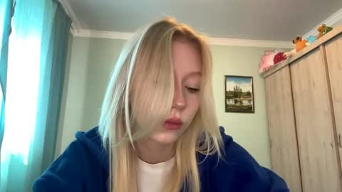 Mia 1st day here online show from 06.01.26