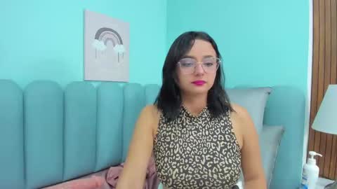 Kyelie online show from 03.05.25