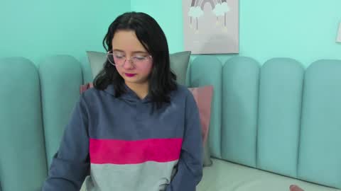 Kyelie online show from 03.12.25