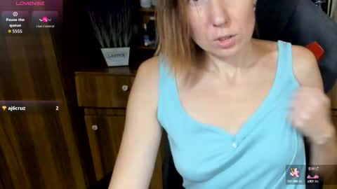 Snapshot of kaedialanh chatting on 10.11.25 KaediaLang online show from 10.11.25