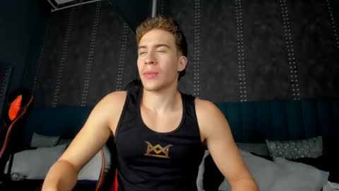 Snapshot of kael_brown1 chatting on 10.23.25 KAEL online show from 10.23.25