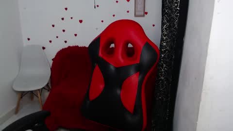 Snapshot of kael_fox chatting on 04.05.26 kael_fox online show from 04.05.26