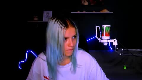 Snapshot of kaela_spell_ chatting on 09.16.25 kaela_spell_ online show from 09.16.25