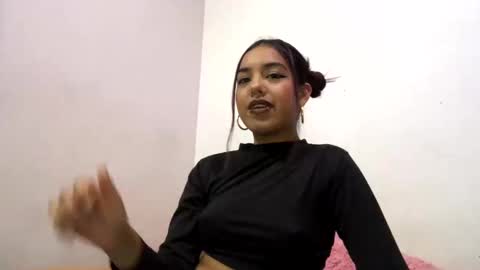 KAHELIINDEPENDENT MODEL online show from 12.04.24