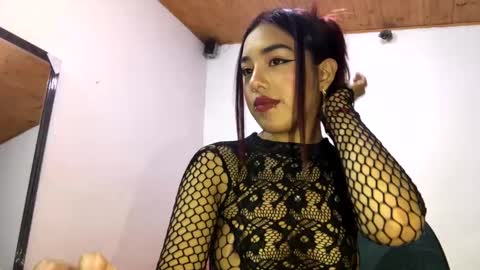 KAHELIINDEPENDENT MODEL online show from 12.22.24