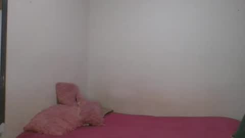 KAHELIINDEPENDENT MODEL online show from 12.29.24