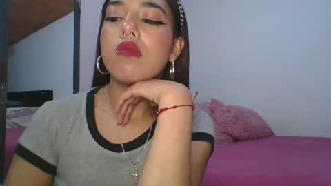 KAHELIINDEPENDENT MODEL online show from 01.23.25