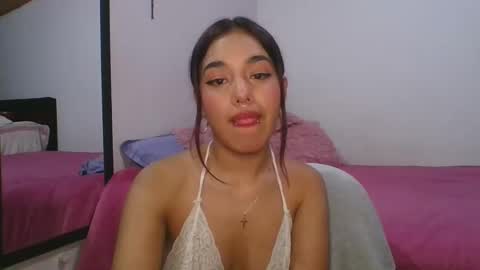 KAHELIINDEPENDENT MODEL online show from 02.13.25