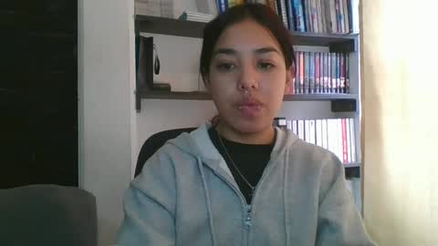 KAHELIINDEPENDENT MODEL online show from 02.15.25