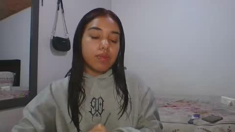 KAHELIINDEPENDENT MODEL online show from 03.08.25