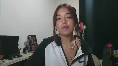 KAHELIINDEPENDENT MODEL online show from 10.22.25