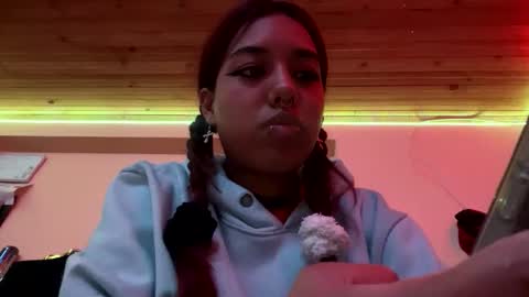 KAHELIINDEPENDENT MODEL online show from 02.16.26