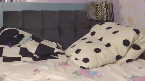 kai91799 online show from 12.15.25