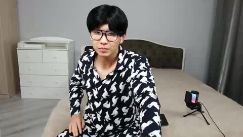 Kai Chicken online show from 12.19.25