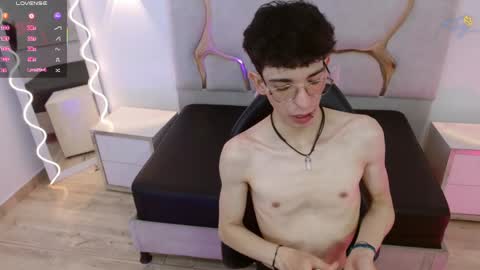 kai_tay1 online show from 04.06.26