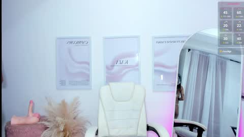 Snapshot of kaia_cam chatting on 01.22.25 online show from 01.22.25