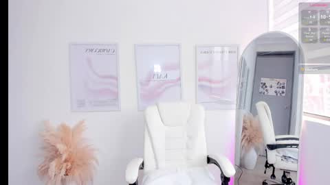 Snapshot of kaia_cam chatting on 03.09.25 online show from 03.09.25