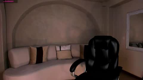 Snapshot of kaiaferreira chatting on 10.18.25 Kaia Ferreira online show from 10.18.25