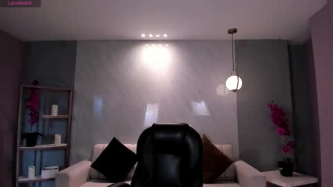 Snapshot of kaiaferreira chatting on 11.05.25 Kaia Ferreira online show from 11.05.25