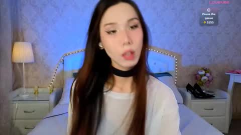 Kaia Monday Thursday FridaySaturdaySunday online show from 11.08.25