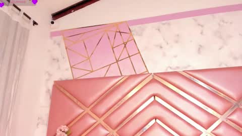 Snapshot of kaiavalentinee chatting on 10.26.25 Kai online show from 10.26.25