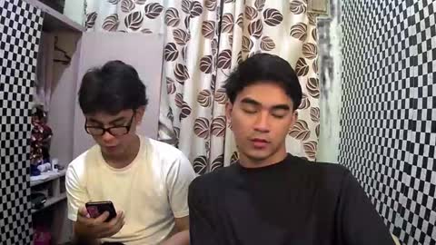 Snapshot of kaiknox chatting on 01.04.25 Kai online show from 01.04.25