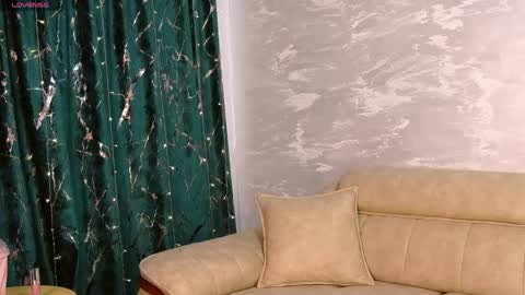 Kaila Lewis online show from 04.14.26