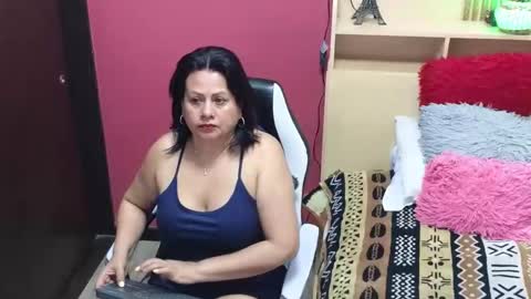 kaily jonness online show from 10.13.25