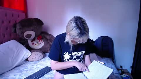 kaira111 online show from 11.12.25