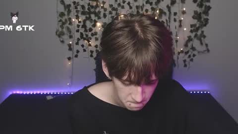 slutkai online show from 10.24.25