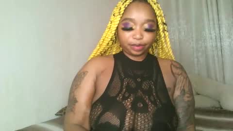 Snapshot of kakey_love chatting on 12.31.24 kakey love online show from 12.31.24