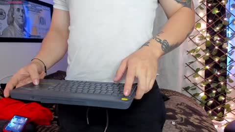 Snapshot of kaledd_musclee chatting on 01.18.25 Kaledd musclees room Master online show from 01.18.25