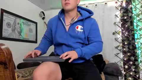 Snapshot of kaledd_musclee chatting on 02.01.25 Kaledd musclees room Master online show from 02.01.25