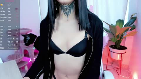 Kali Ka Please help me with your thumbs up its important   dont forget my birthday on October 26 online show from 01.25.25