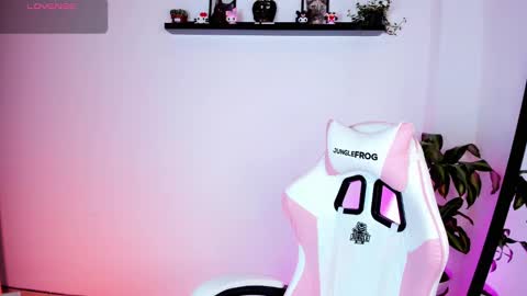 Kali Ka Please help me with your thumbs up its important   dont forget my birthday on October 26 online show from 10.09.25