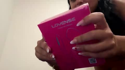 Snapshot of kalifaluver chatting on 02.14.26 kalifaluver online show from 02.14.26