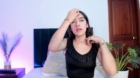 Snapshot of kalimonroee chatting on 01.29.25 KaliMonroe online show from 01.29.25