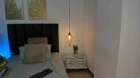 Snapshot of kalimonroee chatting on 02.17.25 KaliMonroe online show from 02.17.25