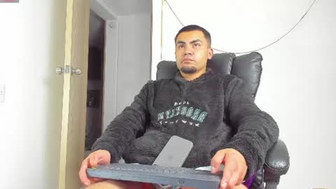 Snapshot of kalivan_voinesscu chatting on 07.27.26 K A L I online show from 07.27.26