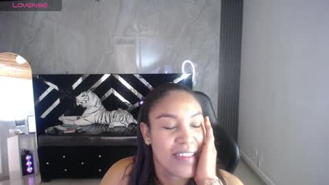 Snapshot of kamala_a chatting on 10.12.25 Kamala. Live 2100 - 600 online show from 10.12.25