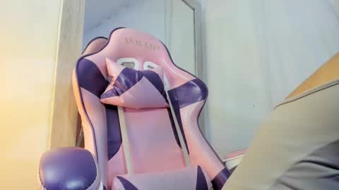 Snapshot of kamila_arias chatting on 01.08.25 online show from 01.08.25