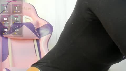 Snapshot of kamila_arias chatting on 01.27.25 online show from 01.27.25