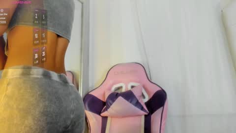 Snapshot of kamila_arias chatting on 01.29.25 online show from 01.29.25