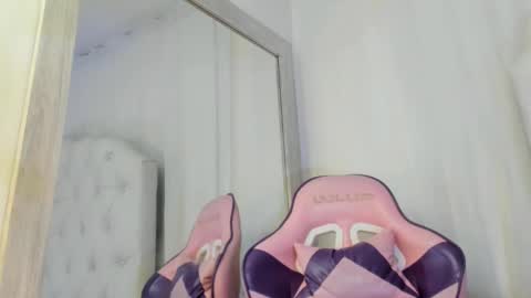 Snapshot of kamila_arias chatting on 02.11.25 online show from 02.11.25