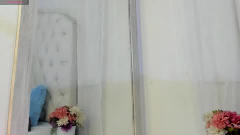 Snapshot of kamila_arias chatting on 02.12.25 online show from 02.12.25