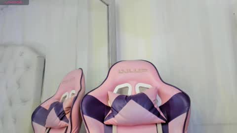 Snapshot of kamila_arias chatting on 02.17.25 online show from 02.17.25