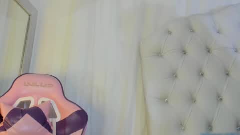 Snapshot of kamila_arias chatting on 03.06.25 online show from 03.06.25